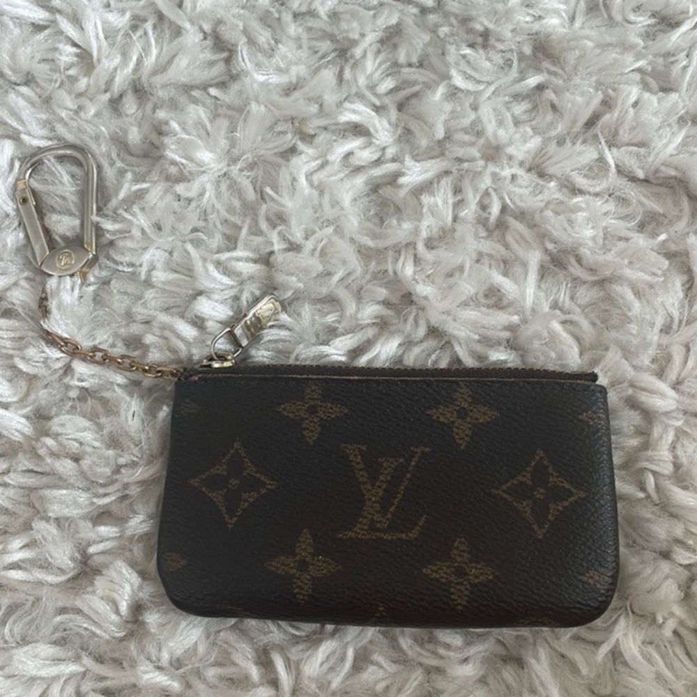 Louis Vuitton key card chain pouch
